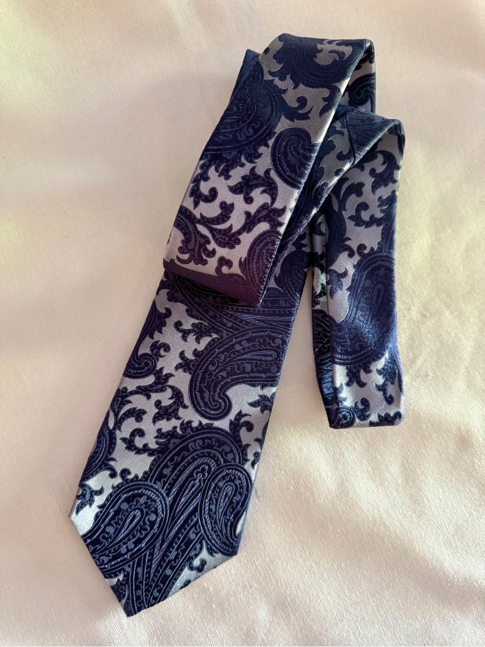Vintage Valentino Navy and Silver Paisley Silk Tie